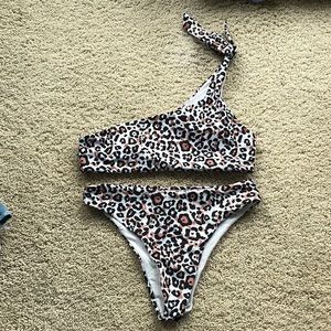 One shoulder leopard prink bikini set